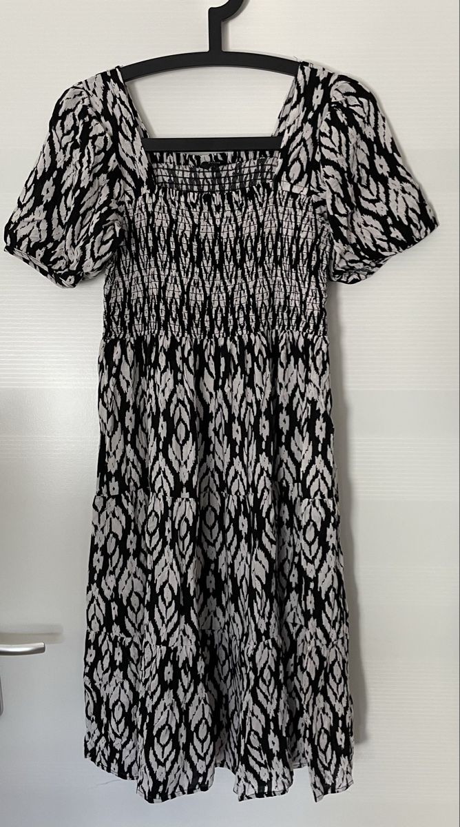 Only Robes: Petite robe estivale – D'occasion à Villars-le-Grand par Scaoli