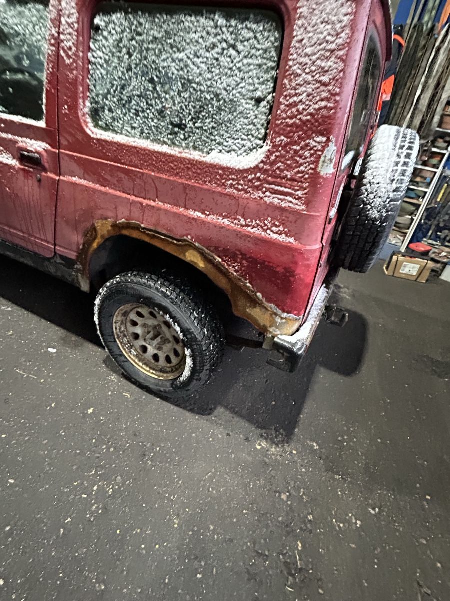 Suzuki Automobili: Suzuki Samurai – Usato da Sumiswald venduto da pult 2