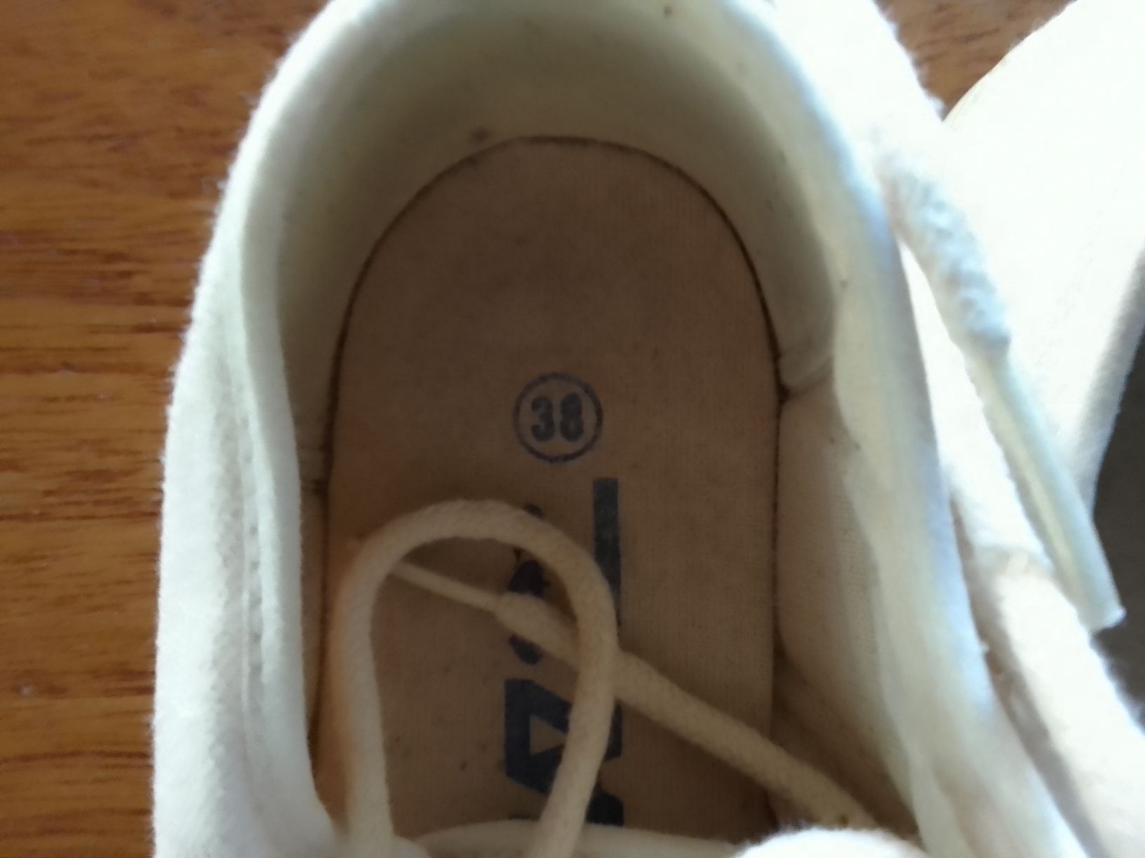 Scarpe da uomo: 3 Paar Schuhe Grösse 38 – Usato da Ebmatingen venduto da swiss.canadian 1