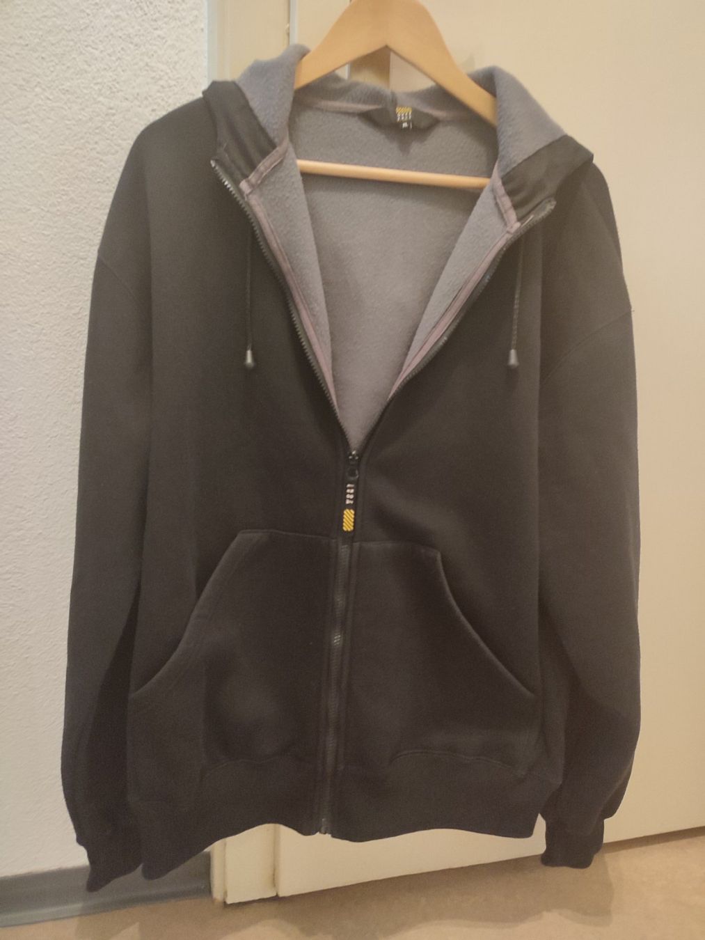 Jacken: Herren Kapuzenjacke Größe XL – Gebraucht aus Biel/Bienne von ruggi03 3