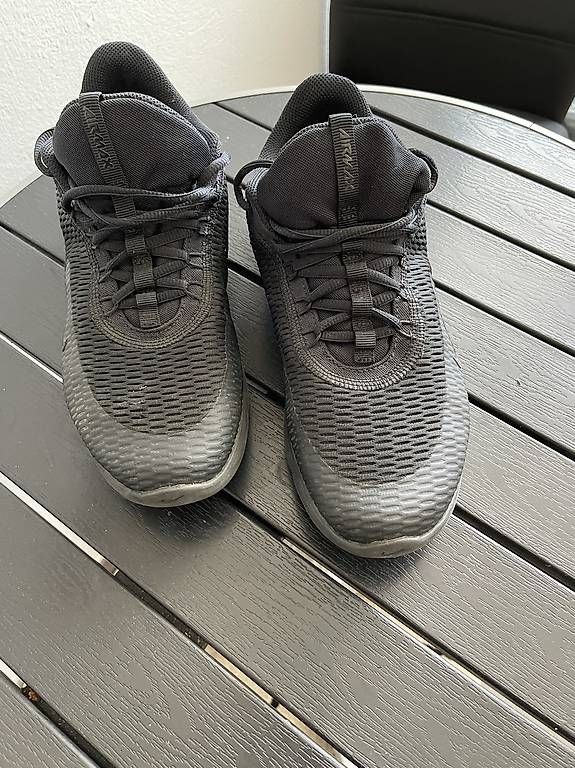 Chaussures hommes: Nike Airmax – D'occasion à Bern par eng_8dt2