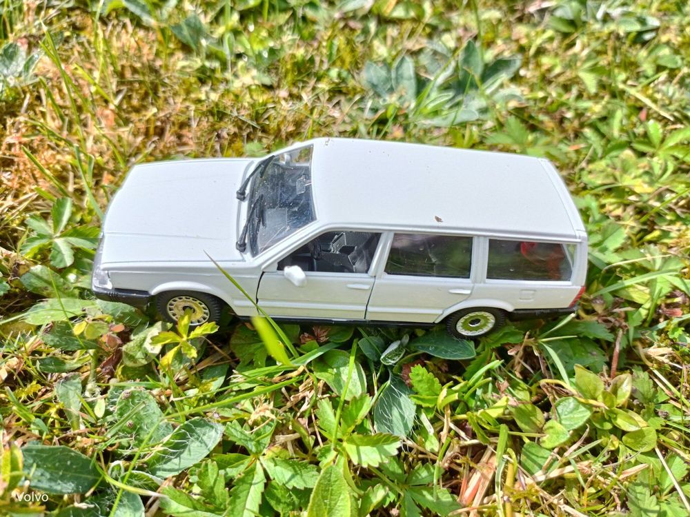 Volvo 760 GLE SW Polistil 1/24 – Etoile Auto49
