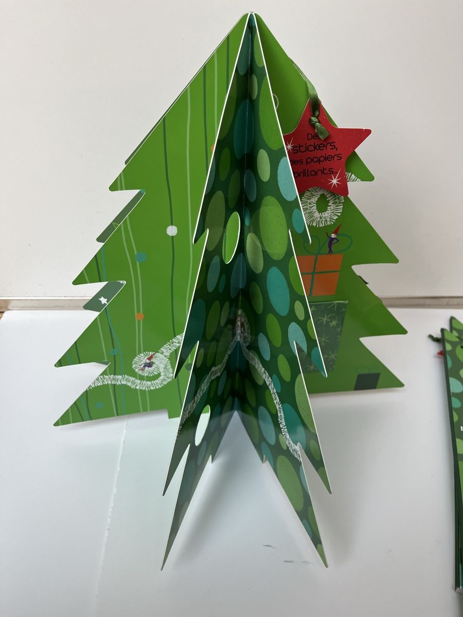 Libri: 3x Paper based Christmas tree activity books to decorate – Nuovo (secondo la descrizione) da Lucens venduto da metaD 2