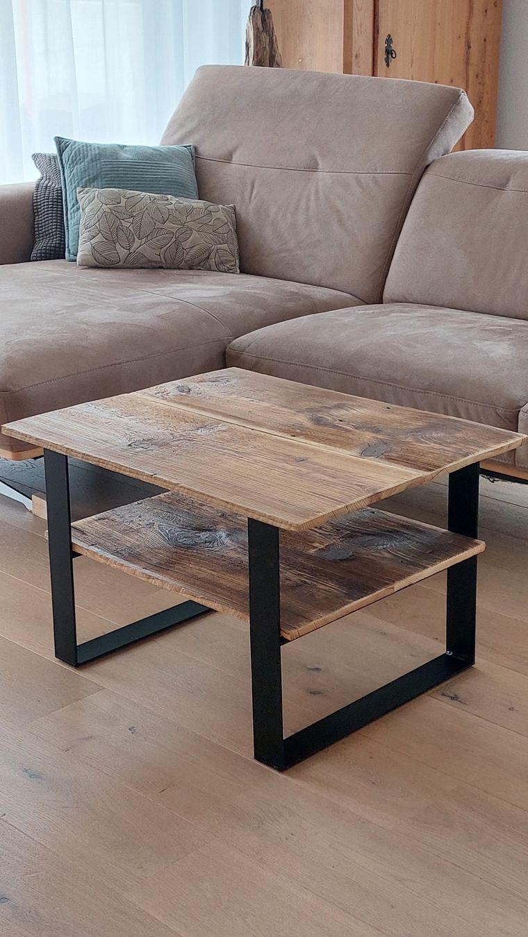 Tische: Rustikaler Couchtisch aus schönen Altholzbrettern – Neu und originalverpackt aus Egnach von Oldwoodstyle 1