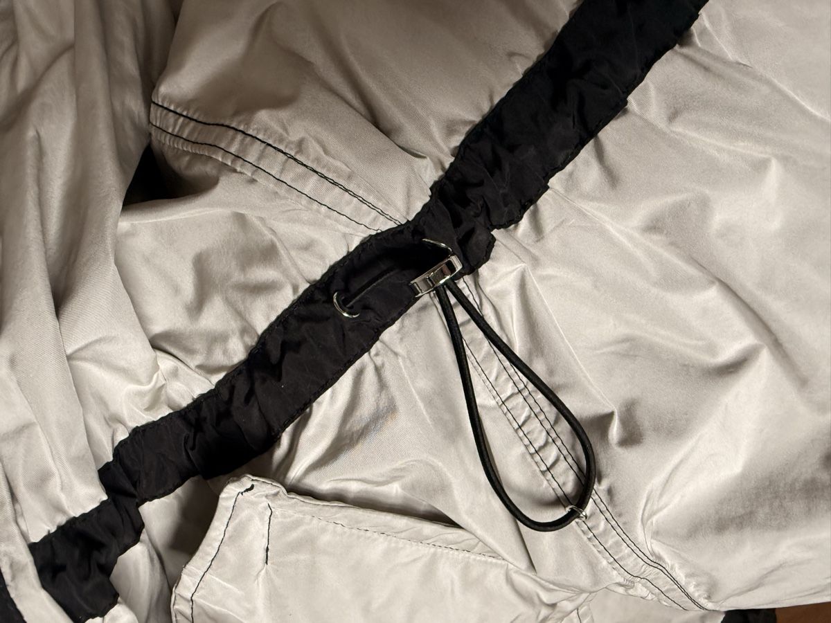 Moncler Giacche: Parka Moncler noire avec capuche – Difettoso da Sugiez venduto da Mlle_Bakets 7