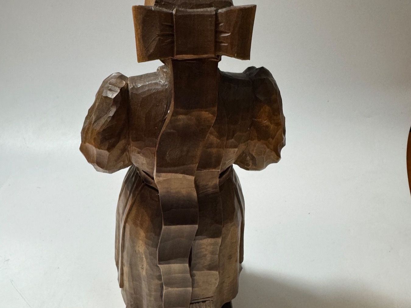 Skulpturen & Statuen: Brienzer Schnitzerei      Bäuerin 35 cm           /O O5# – Gebraucht aus Grenchen von swiss.antiques 2