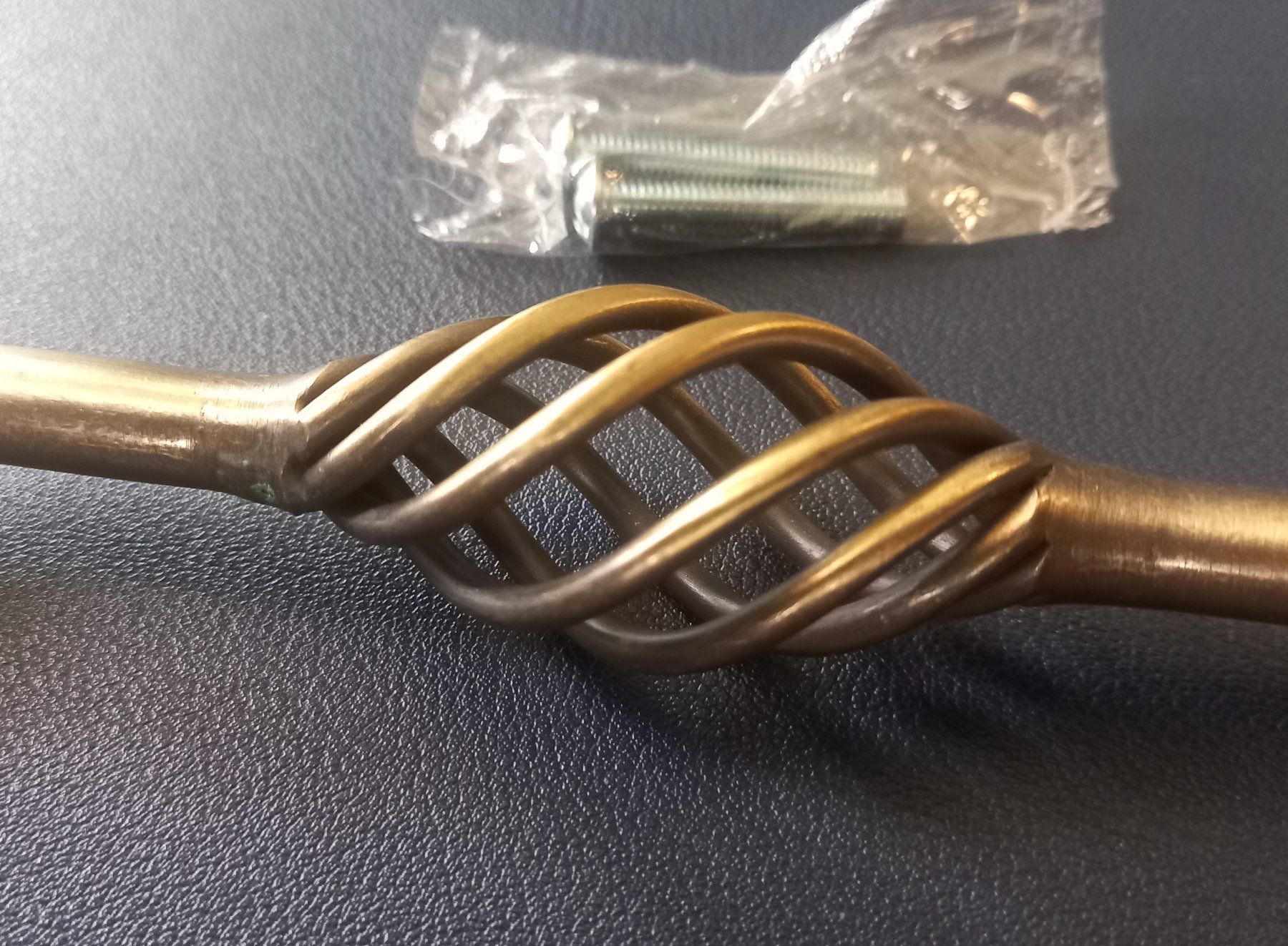 Eisenwaren: 10x Möbelgriff Spiral 96mm - Poignée Spirale pour meuble – Neu und originalverpackt aus Bussigny von batishop 2