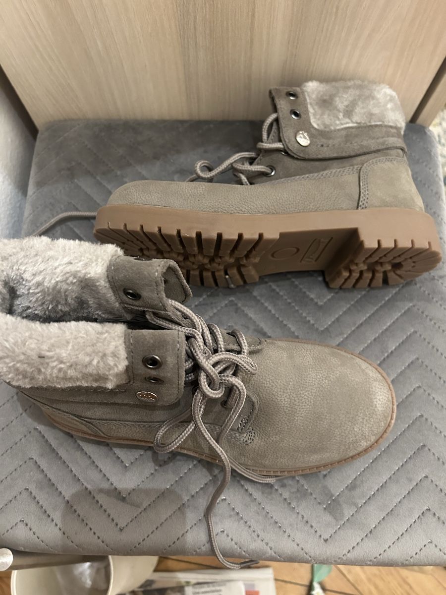 Scarpe da donna: Bottines fourrées gris clair taille non indiquée – Nuovo (secondo la descrizione) da Genève venduto da fer_q8jq