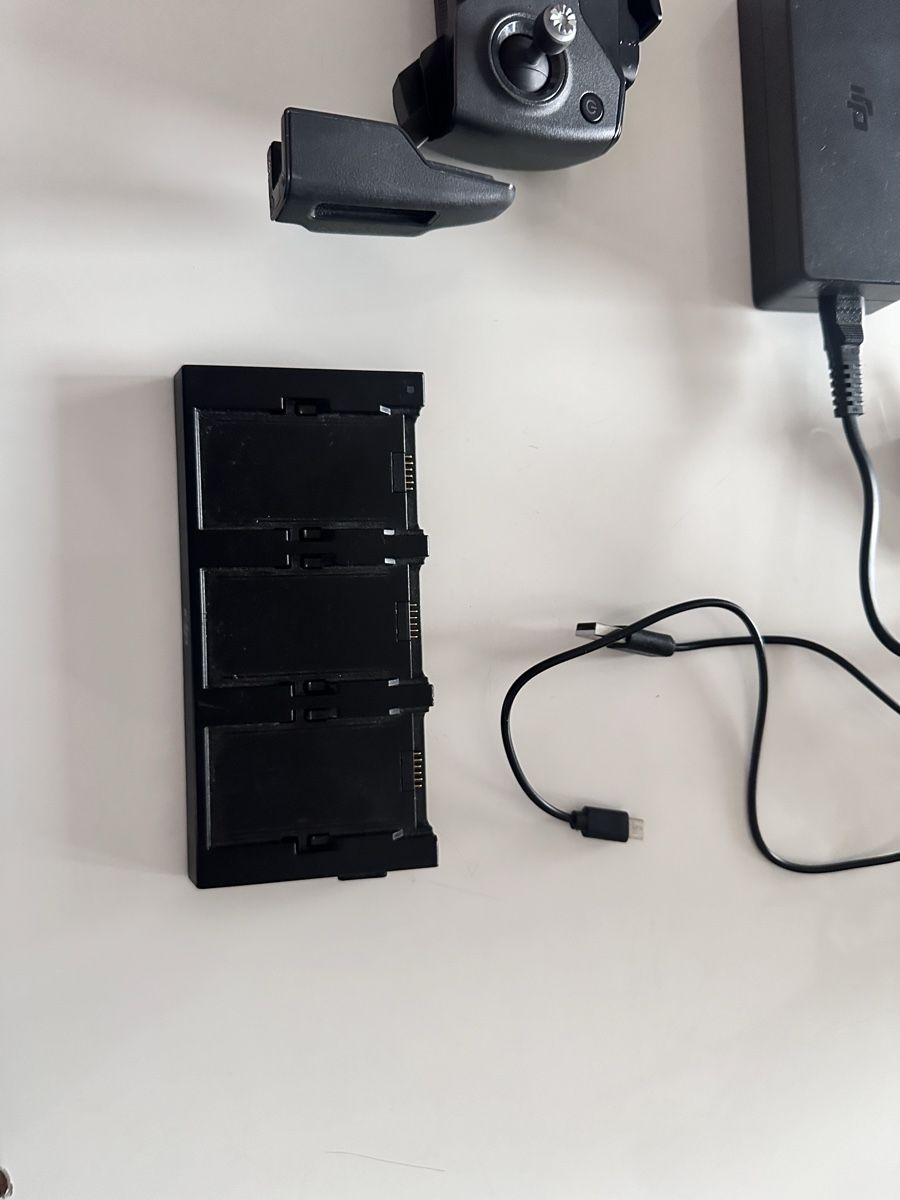 DJI Telecomando: Télécommande et chargeur batterie pour Drone DJI – Usato da St-Blaise venduto da aha_s57f 4