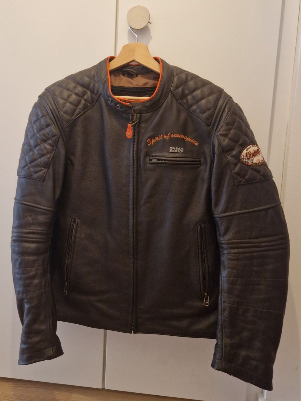 IXS Giacche: Motorradjacke Leder – Usato da Rotkreuz venduto da Bibi2405