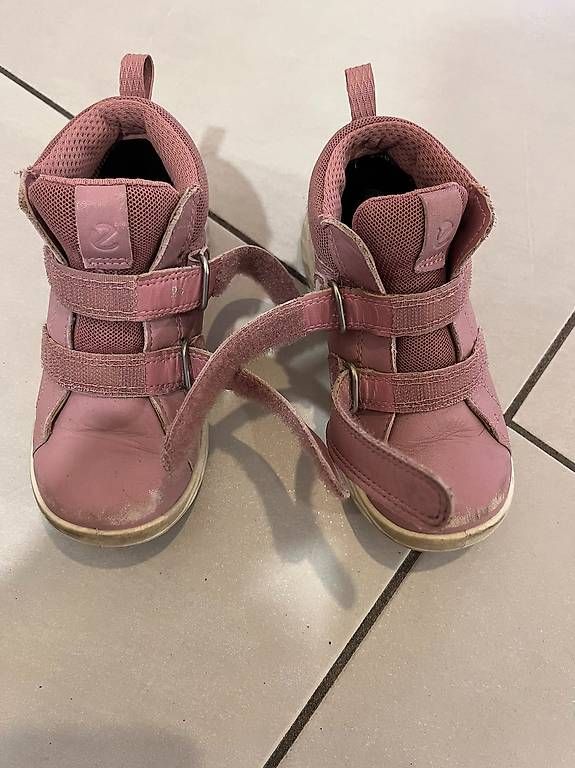 Schuhe für Mädchen: ECCO Kinder-Sneaker / Halbschuhe rosa  Grösse 26 – Gebraucht aus Baar von Basto_made