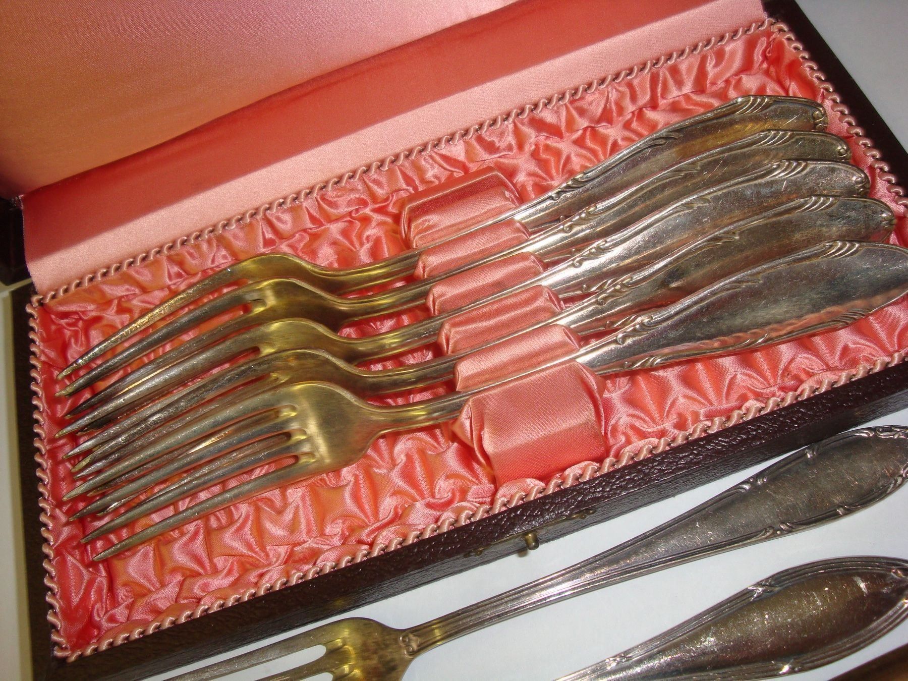 Set di posate: 5 Essgabeln, plus 5 Essmesser – Usato da häusernmoos venduto da buc_8ftk 1