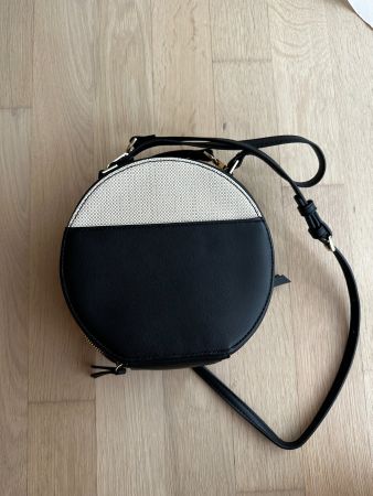 Runde Crossbody Tasche schwarz beige geflochten – guter Zust