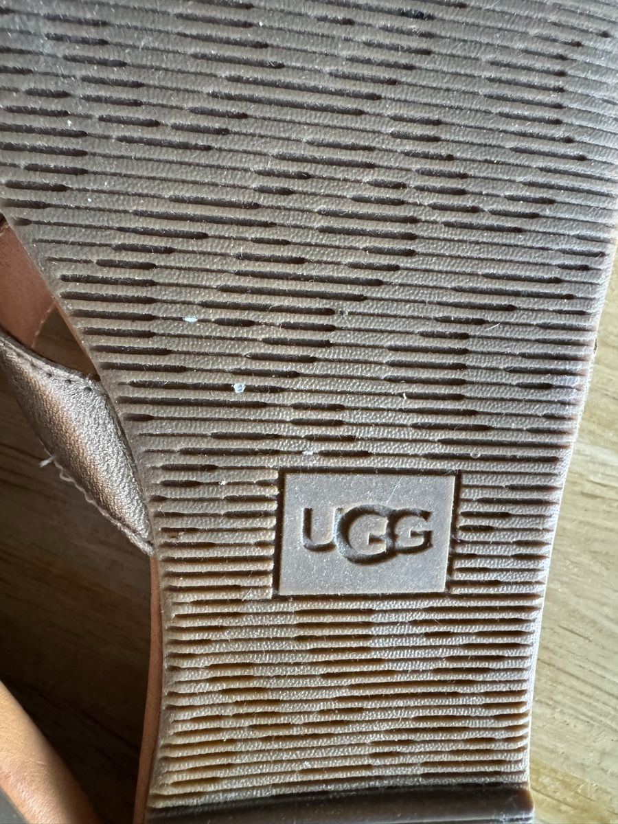 Ugg Scarpe da donna: Slides von Ugg – Nuovo (secondo la descrizione) da Basel venduto da Glamourpourtoi 5
