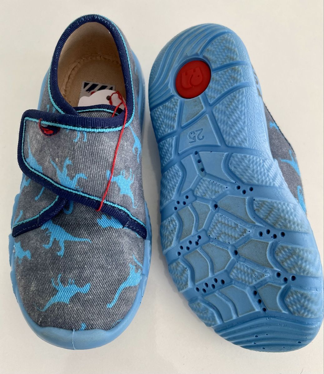 Elefanten Schuhe für Jungen: Super Hausschuhe von elefanten, Grösse 25 – Gebraucht aus Gisikon von lila.libelle