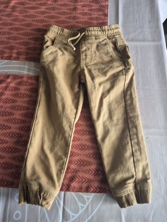 Lässige Kinder Jogger Hose, Grösse 98.