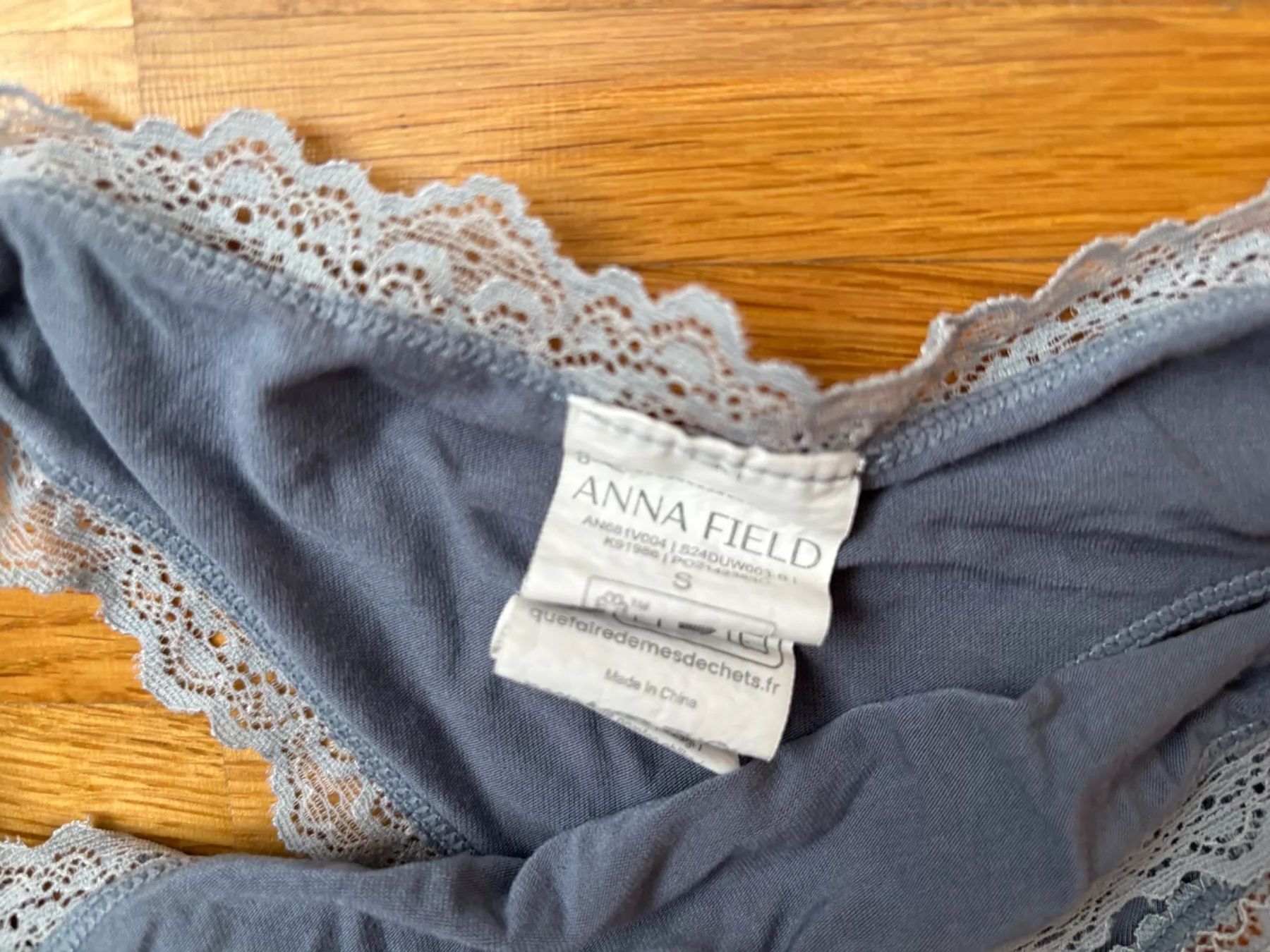 Altra biancheria intima: Sexy Spitzen-String, Gr. S – Usato da Winterthur venduto da Sunshine143 2