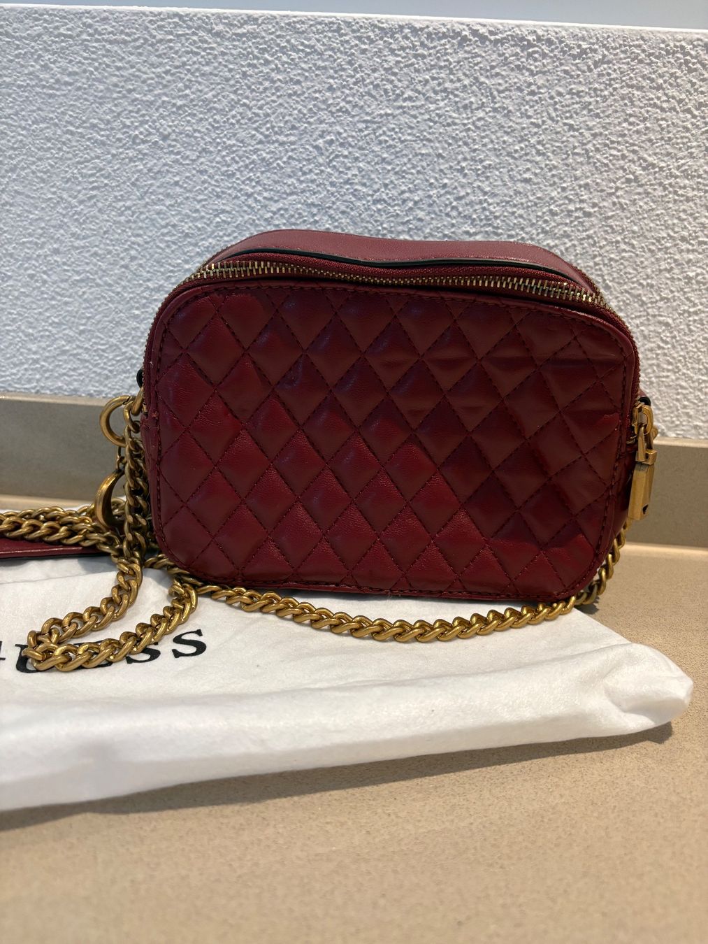 Guess Sacs femmes: Guess Umhängetasche – Neuf avec emballage d'origine à Dietwil par kar_b29h 2