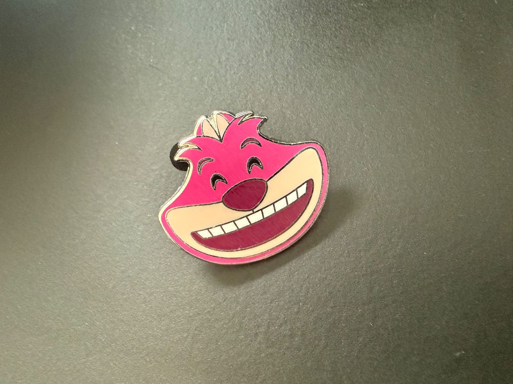 Placchette & Badge: Pin Disney – Usato da Galgenen venduto da rub_f6kh