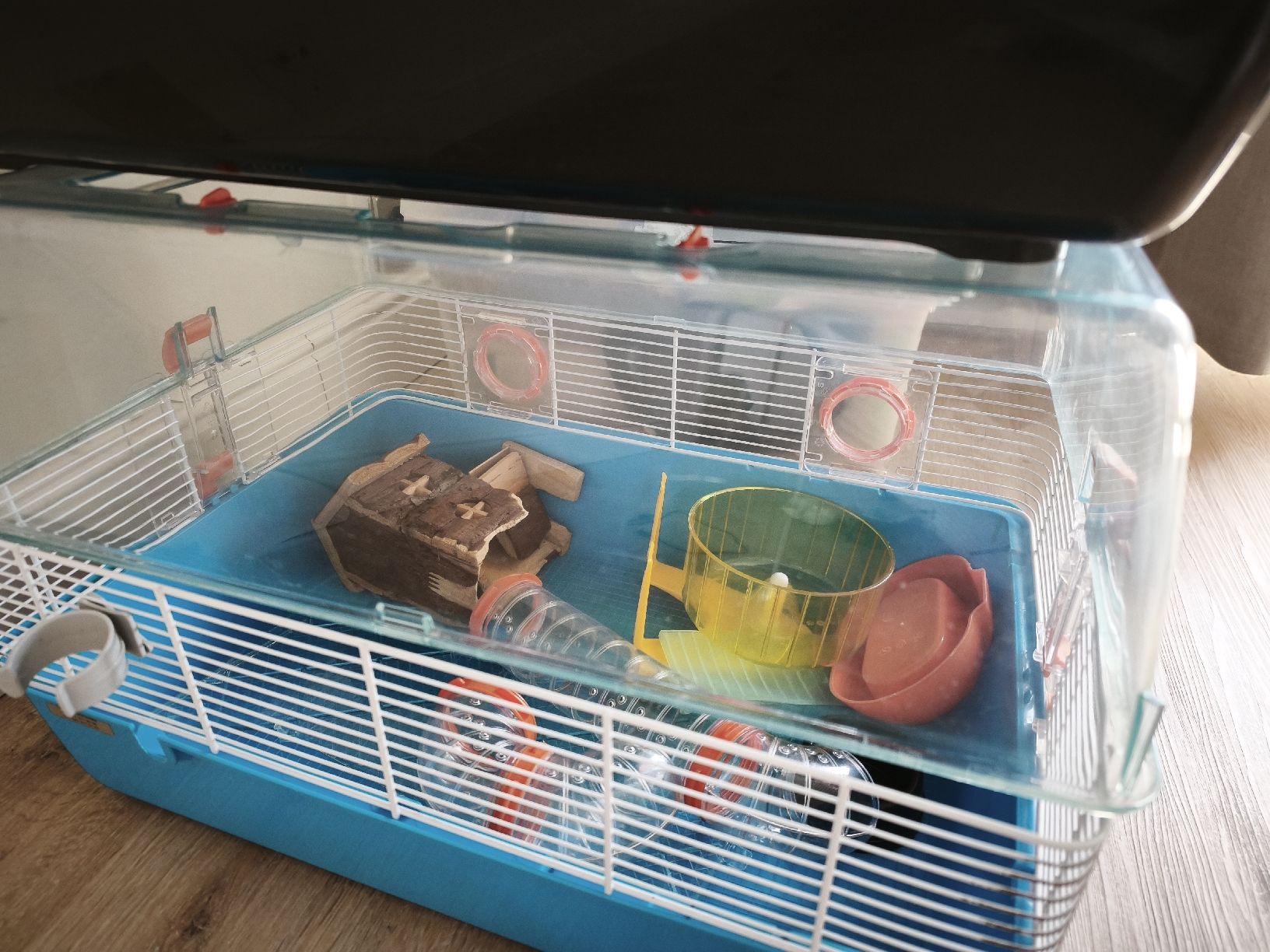 Gabbie, trasporto & Sicurezza: Lot de 2 cages et articles pour hamster – Usato da St-Imier venduto da str_jp9w 2