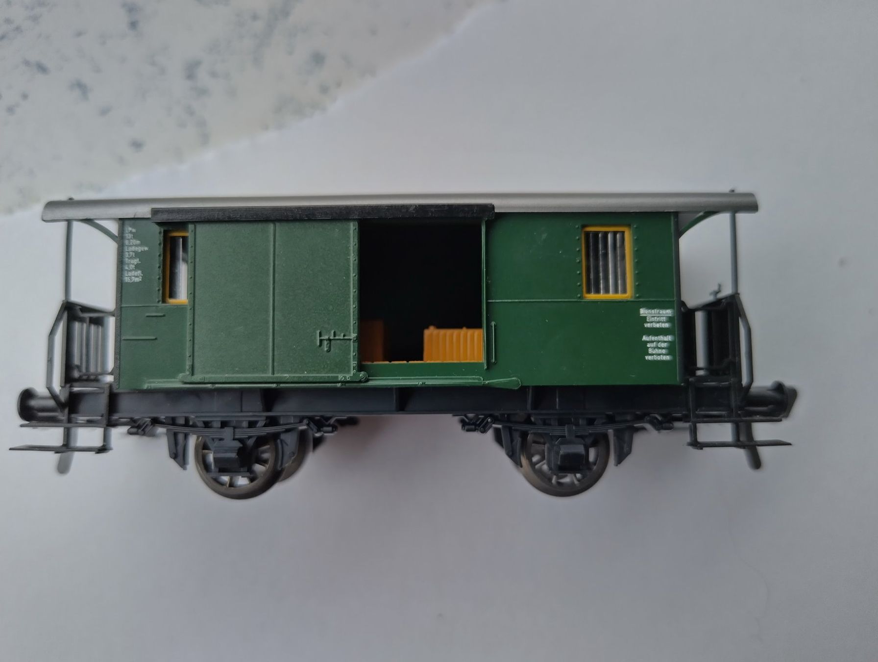 Fleischmann Modellini di ferrovie: Fleischmann HO 5055 Gepäckwagen mit OVP – Usato da Trub venduto da Cbastian 3