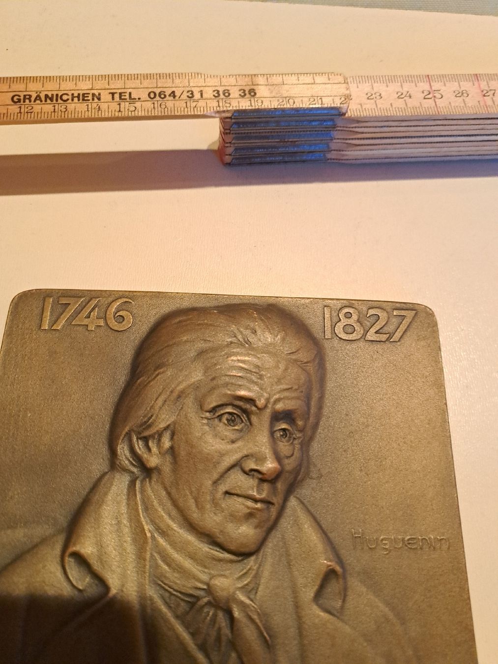 Piatti di portata: Bronzeplatte Heinrich Pestalozzi – Usato da Walde AG venduto da Kunstgiesser 3