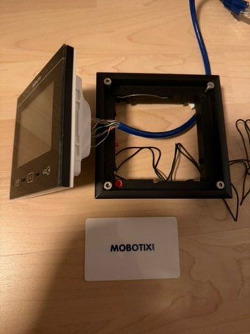 Mobotix Sistemi d'allarme: Mobotix Display + Rahmen schwarz – Usato da Niederglatt ZH venduto da cemee 3