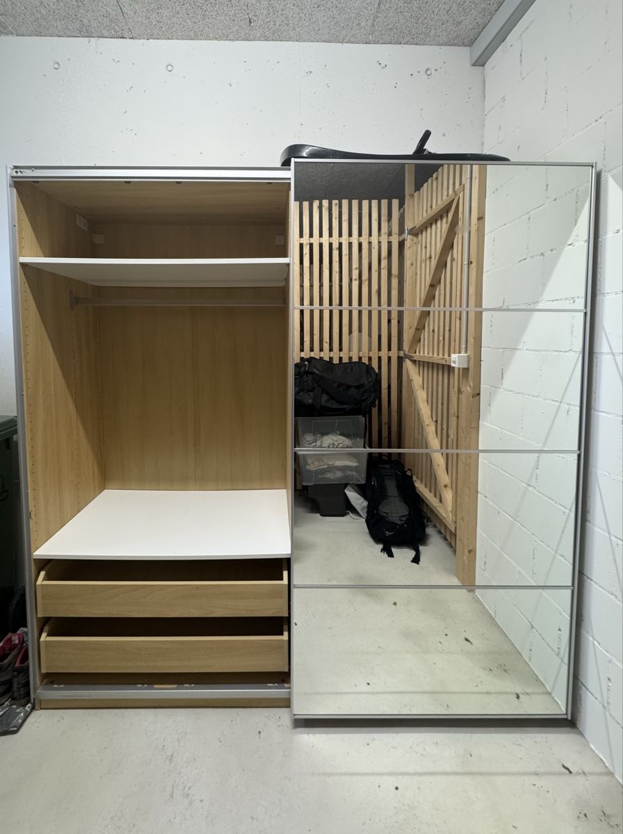 Ikea Armadi: PAX Kleiderschrank – Usato da Bütschwil venduto da mau_26yq 2