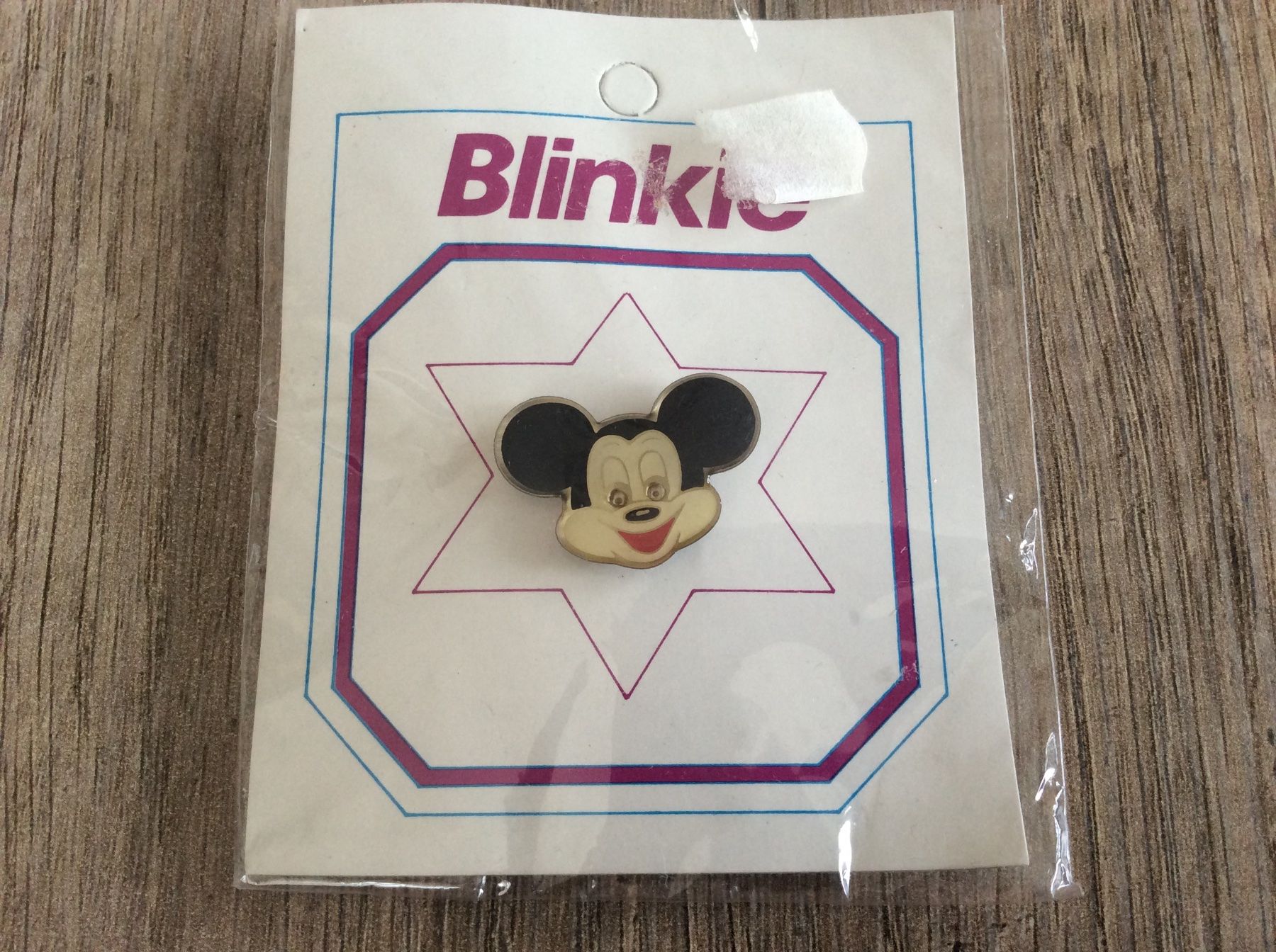 Placchette & Badge: 1 Blinkie Pin – Usato da Triesen / Liechtenstein venduto da Edgardo55