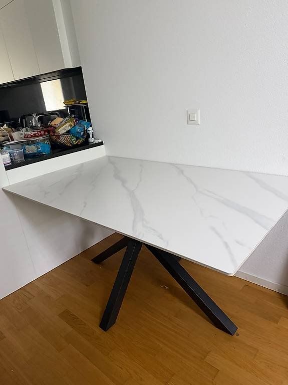 Tische: Esstisch wie neu – Gebraucht aus Biel/Bienne von Daj_d9qm