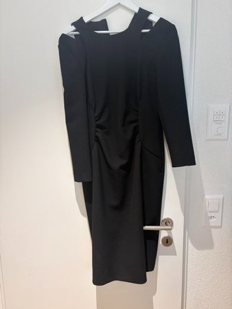 Hugo Boss Kleid schwarz mit Cut-outs an Schulter