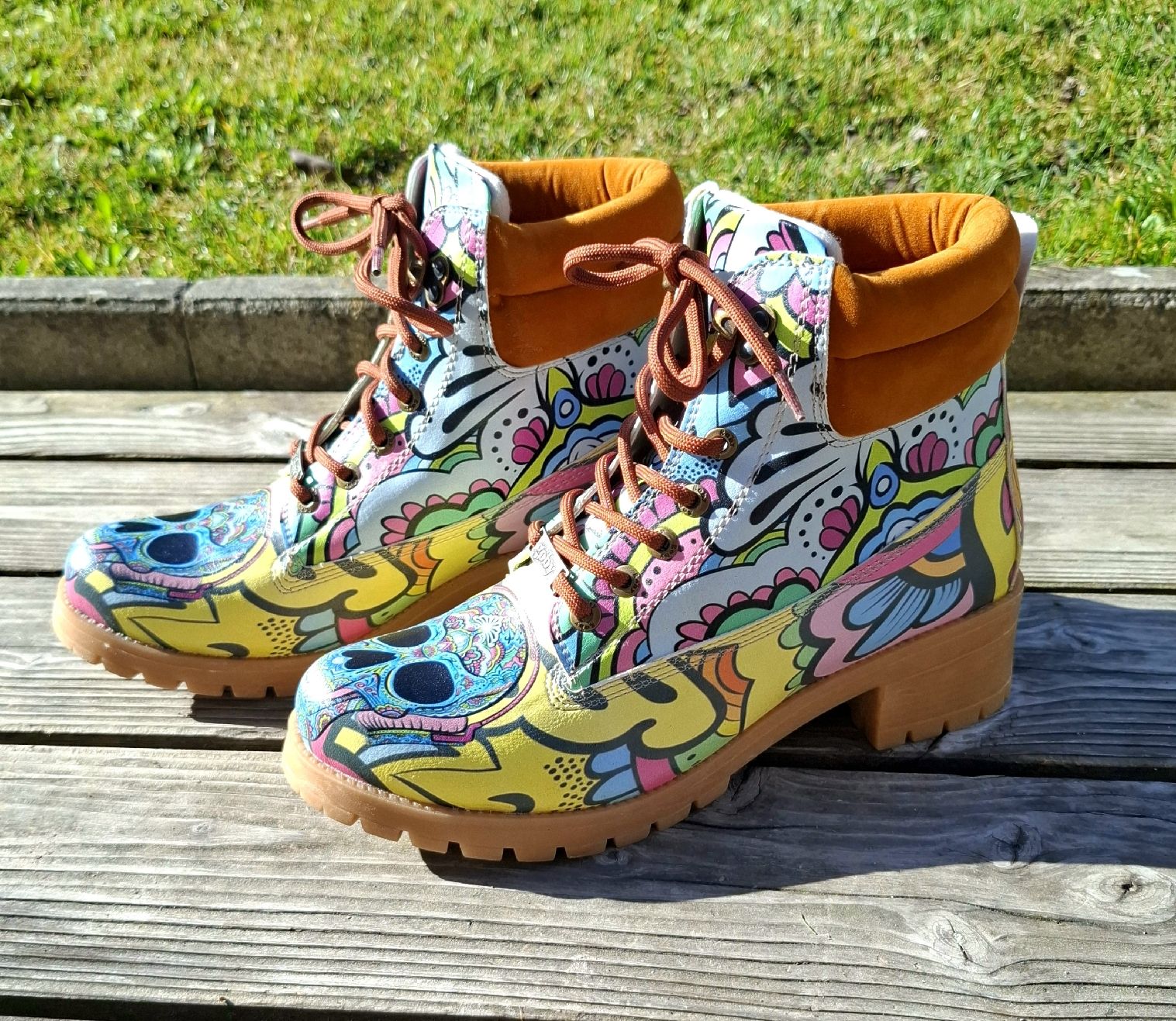 Scarpe da donna: NEU Goby Lederstiefel Gr 40 Bunt/Totenköpfe – Nuovo (secondo la descrizione) da Wangs venduto da Soda_95