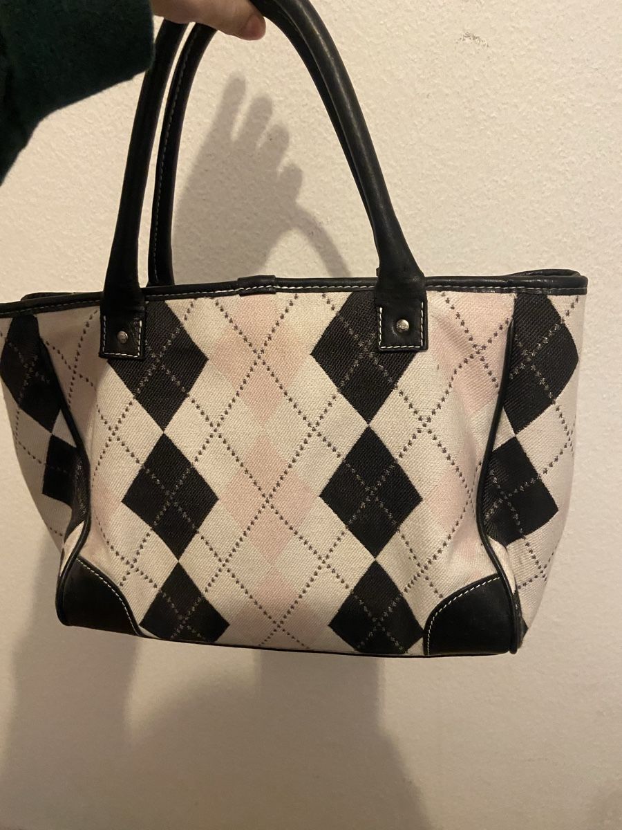 Borse da donna: Handtasche mit Magnetverschluss – Usato da Volketswil venduto da Del_299