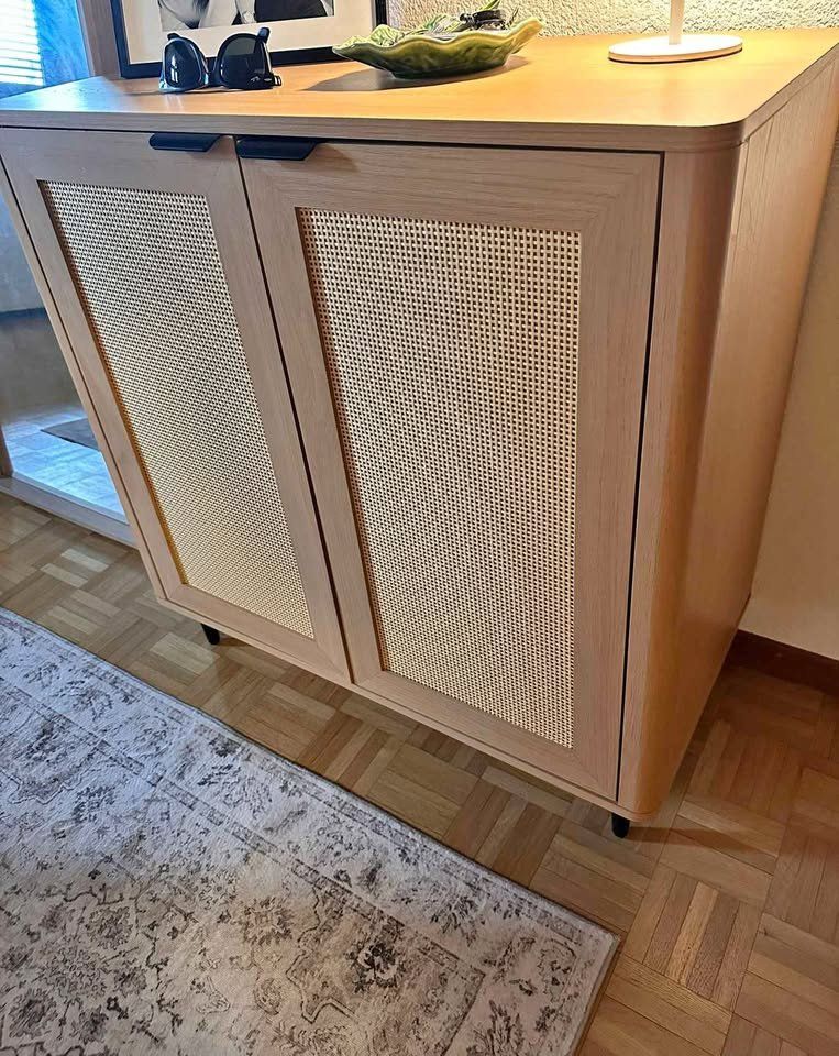 Cassettiere: Rattan and Wood Cabinet – Nuovo e nell'imballaggio originale da Würenlos venduto da catarinacfcampos