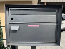 Briefkasten grau Metall gebrauchter Zustand