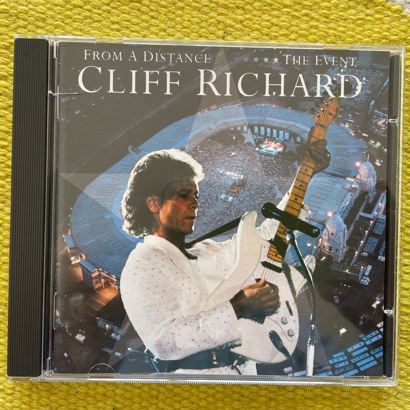 CDs: CLIFF RICHARD-FROM A DISTANCE….THE EVENT – Gebraucht aus Rorschacherberg von CD-Roli