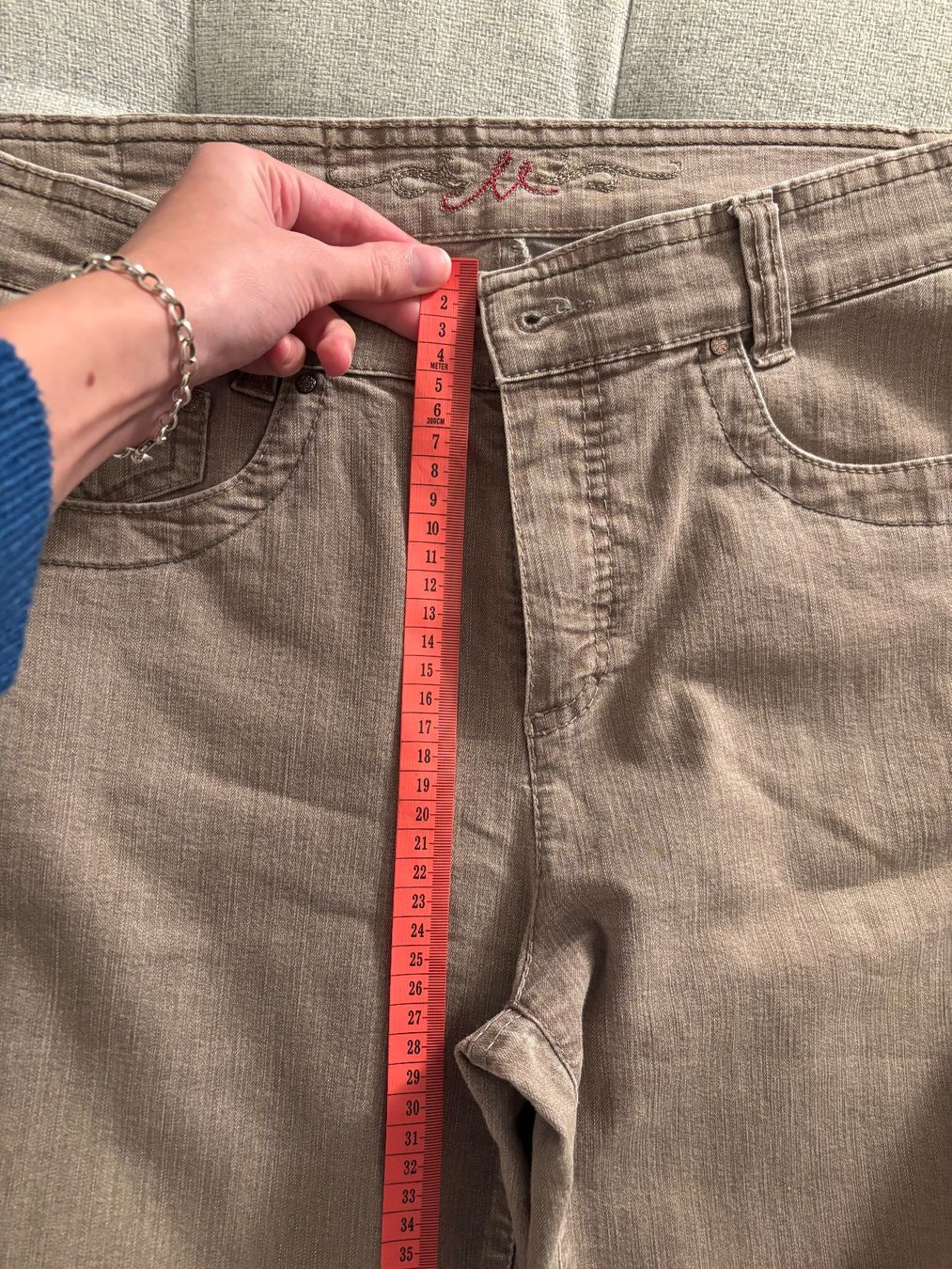 Jeans: Jean beige - taille M environ – Gebraucht aus Lausanne von ami_jjt5 6