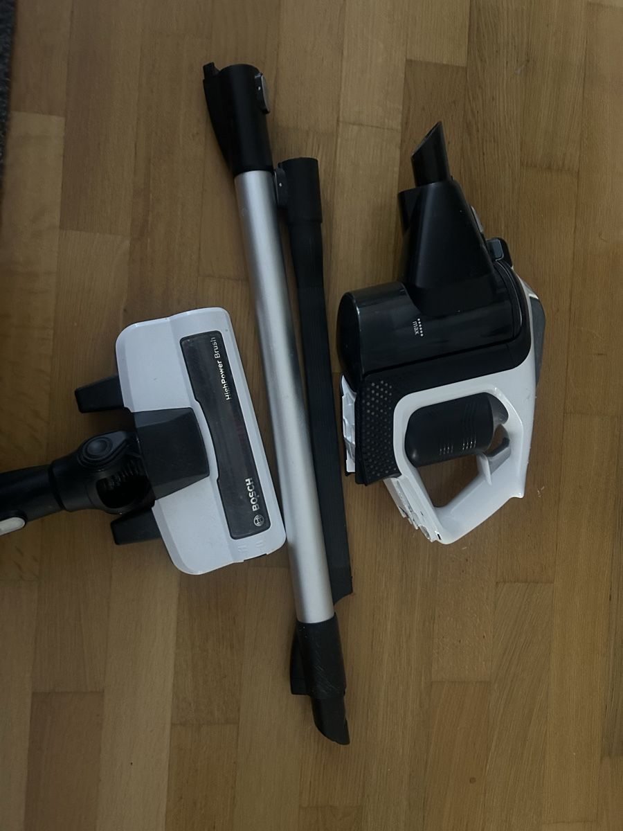 Bosch Staubsauger & Zubehör: Bosch Handstaubsauger Serie 8 – Defekt aus Basel von Jstraehl 1