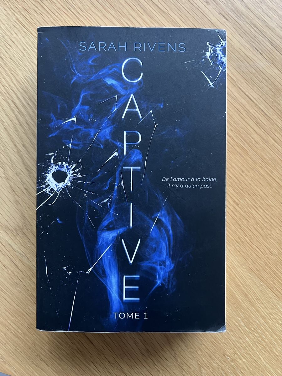 Bücher: Captive tome 1 – Gebraucht aus Sierre von elena2828