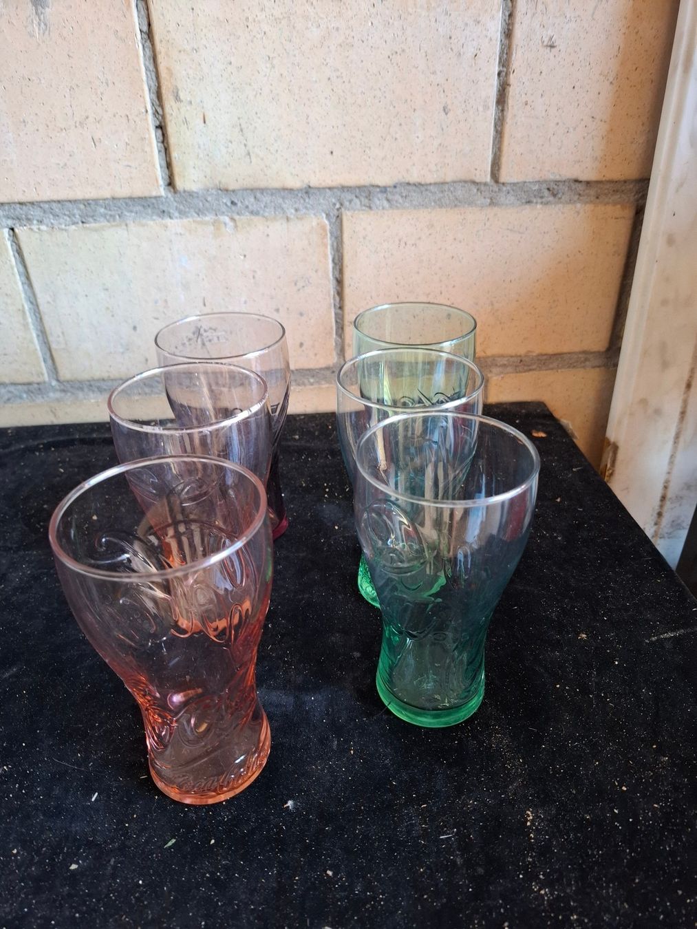 Coca-Cola Verres: Bunte Coca Cola Glaser 6 Stck. mit Reliefmuster gebraucht – D'occasion à Schönholzerswilen par clyde123 3