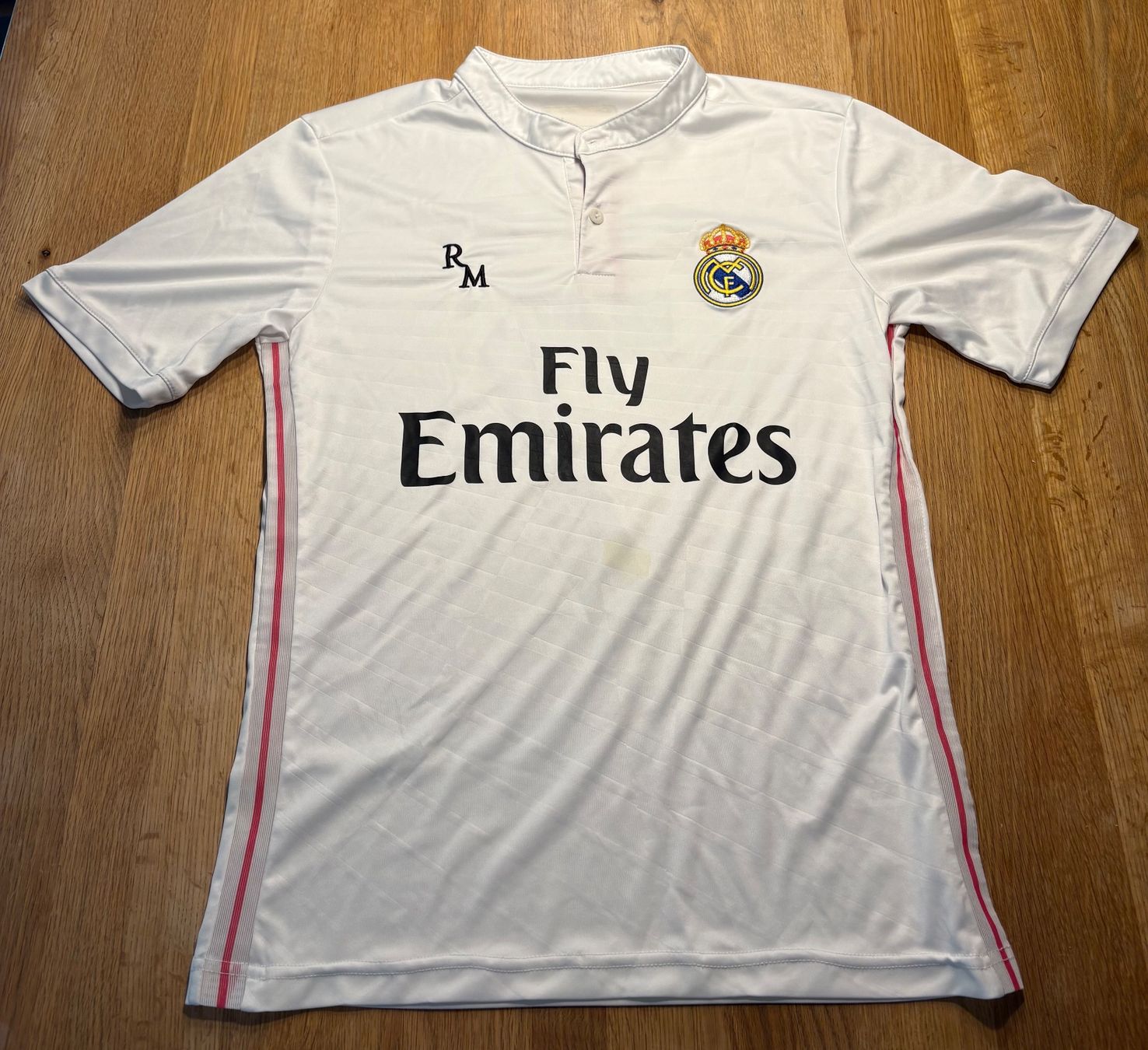 Real Madrid Maillots de corps & Pantalons: Trikot Real Madrid – D'occasion à Belp par mikemaru