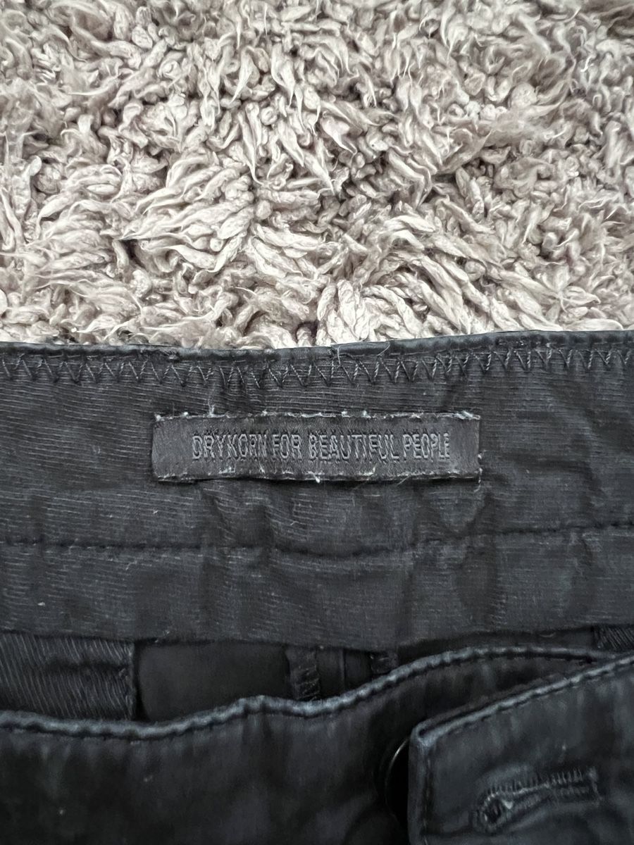 Drykorn Pantaloni: Drykorn Hose schwarz – Usato da Herisau venduto da ogkosta 2