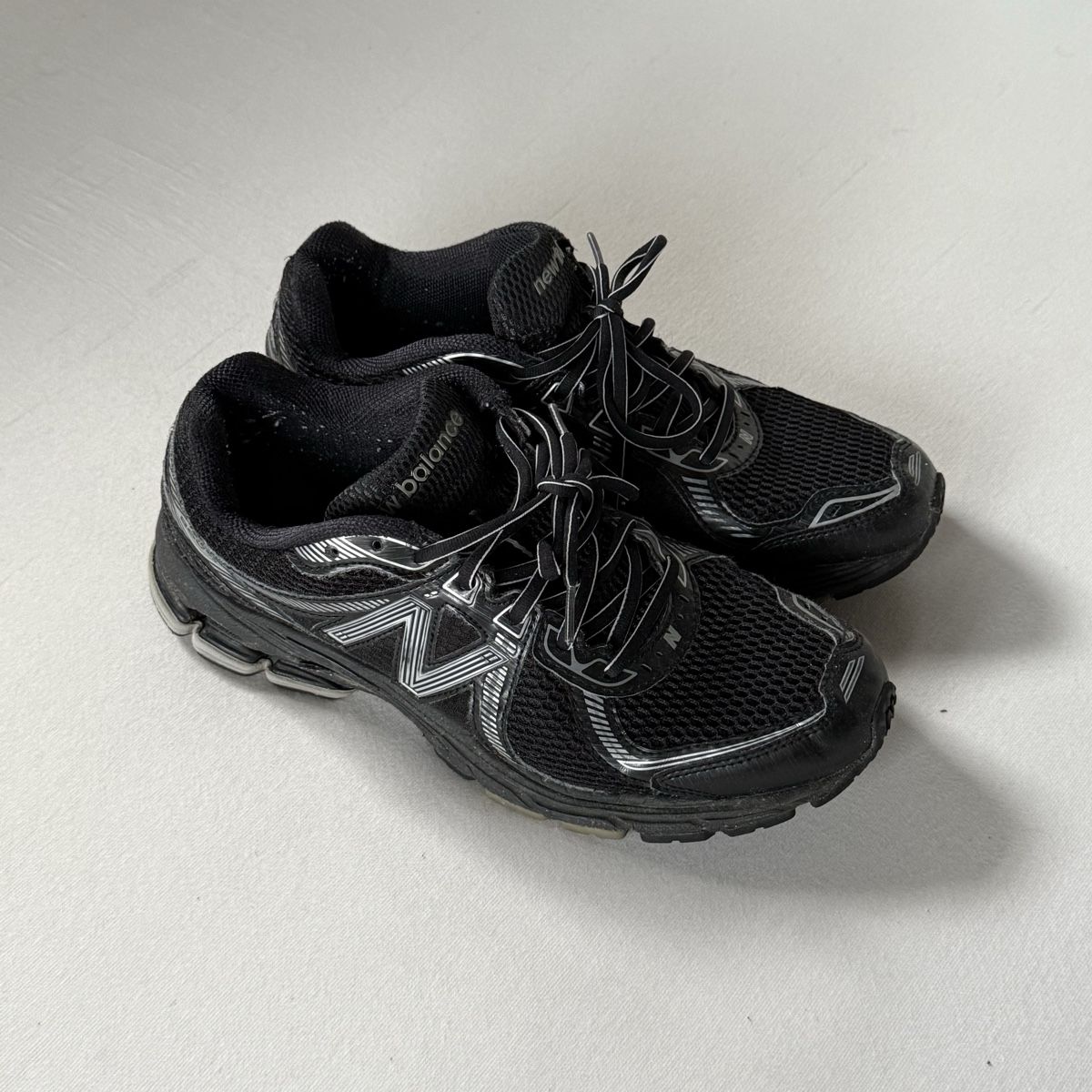 New Balance Scarpe da uomo: New Balance 860 v2 44 – Usato da Bouveret venduto da Diegzzzz