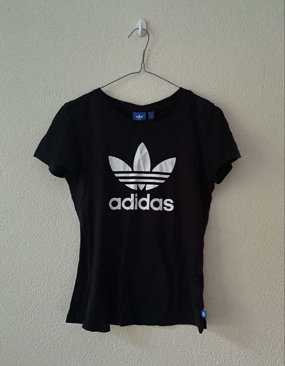 Adidas T-Shirts: T-shirt Adidas – Gebraucht aus Gordola von arizi_shop