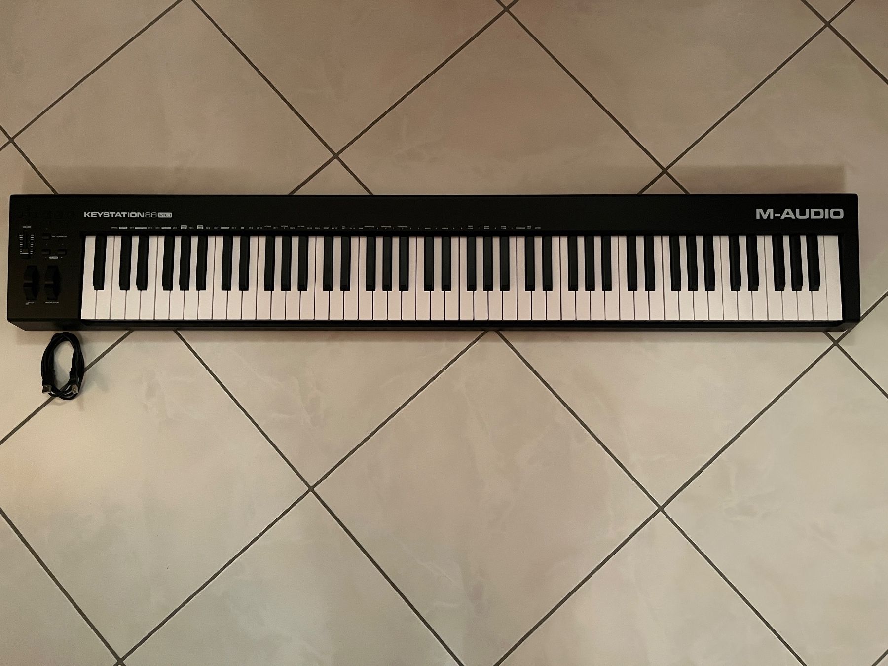 M-Audio Musikinstrumente: M-Audio Keystation 88 MK3 Keyboard – Gebraucht aus Ernetschwil von Thies.Ray