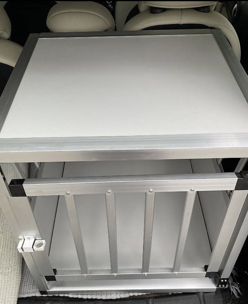 Gabbie, trasporto & Sicurezza: hundebox / transport box auto – Usato da adliswil venduto da PRELOVED_ 2