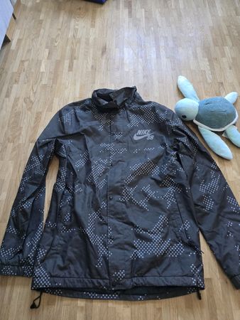 Veste Nike SB, taille M, comme neuve! Style unique.