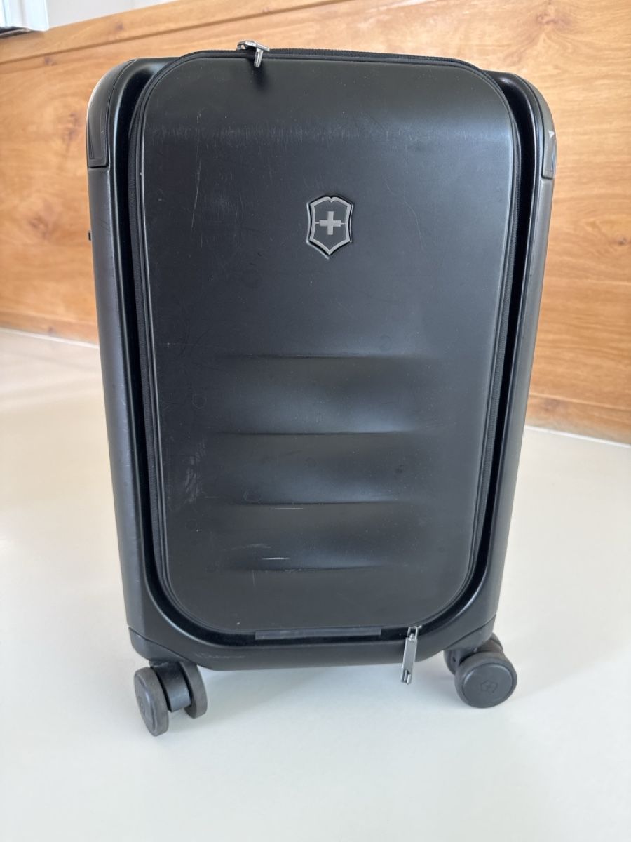 Victorinox Valises de voyage: Victorinox expandable carry-on – D'occasion à Zürich par mel_9t5v