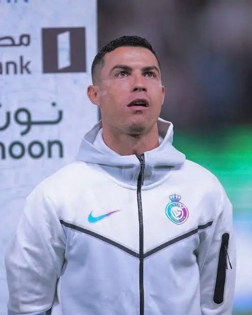 Nike Lotti di vestiti: CR7 Al Nassr Nike Tech Trainingsanzug – Nuovo (secondo la descrizione) da Mellingen venduto da simon8807 7
