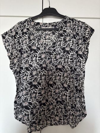 Schwarze Bluse mit Blumenmuster von Natura Grösse M.